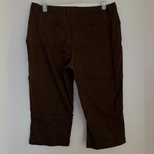 St. John’s Bay Secretly Slender Brown Capri Pants Women’s Size 16
